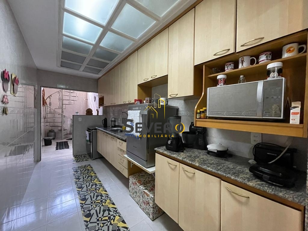 Casa à venda com 4 quartos, 306m² - Foto 7
