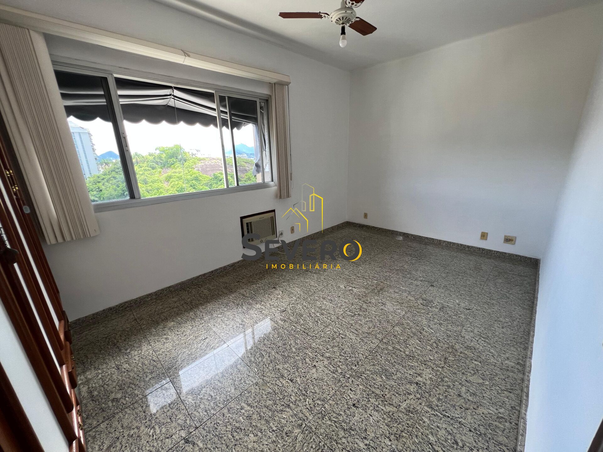 Apartamento à venda com 3 quartos, 161m² - Foto 13