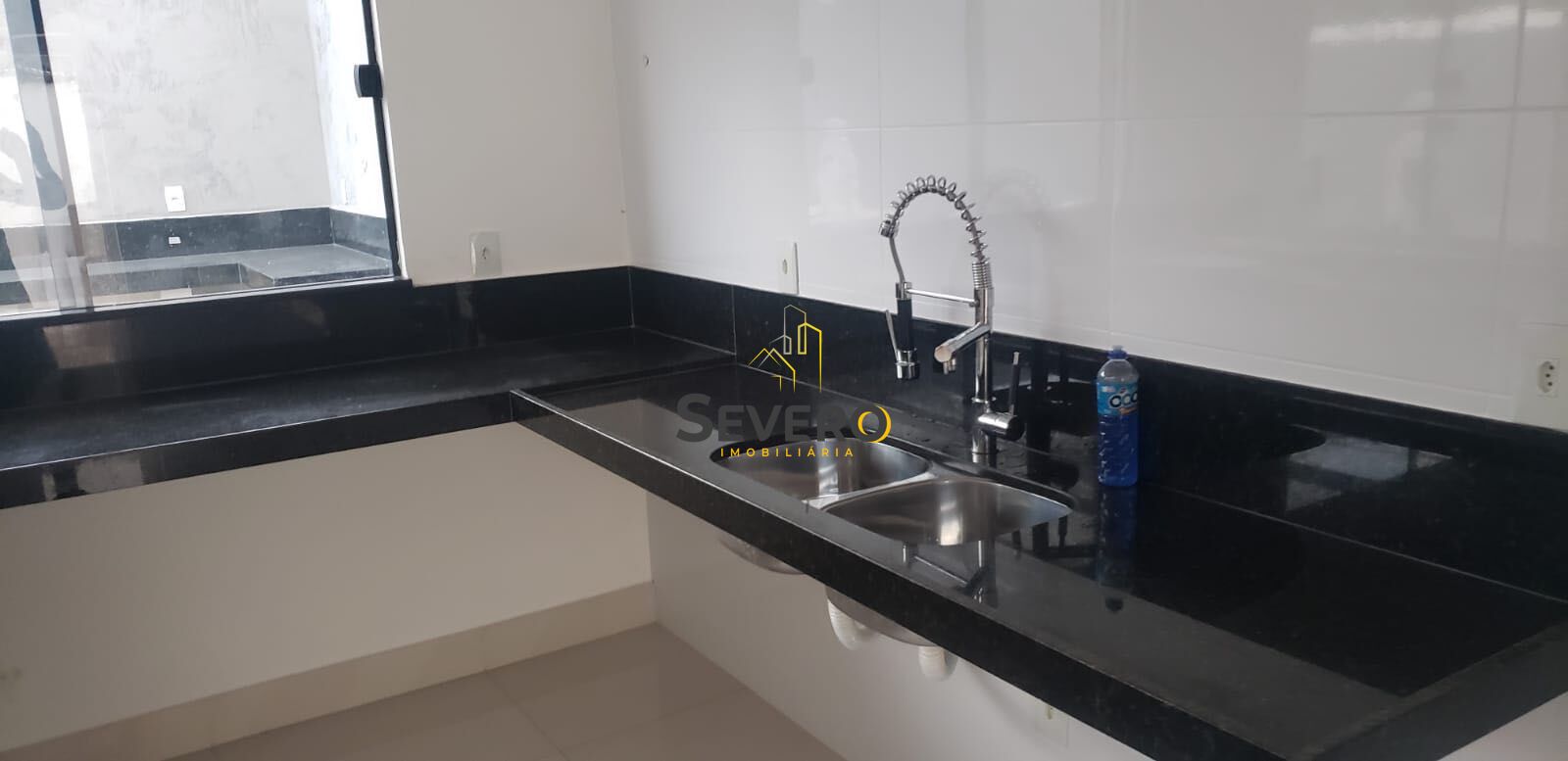 Casa à venda com 4 quartos, 140m² - Foto 4