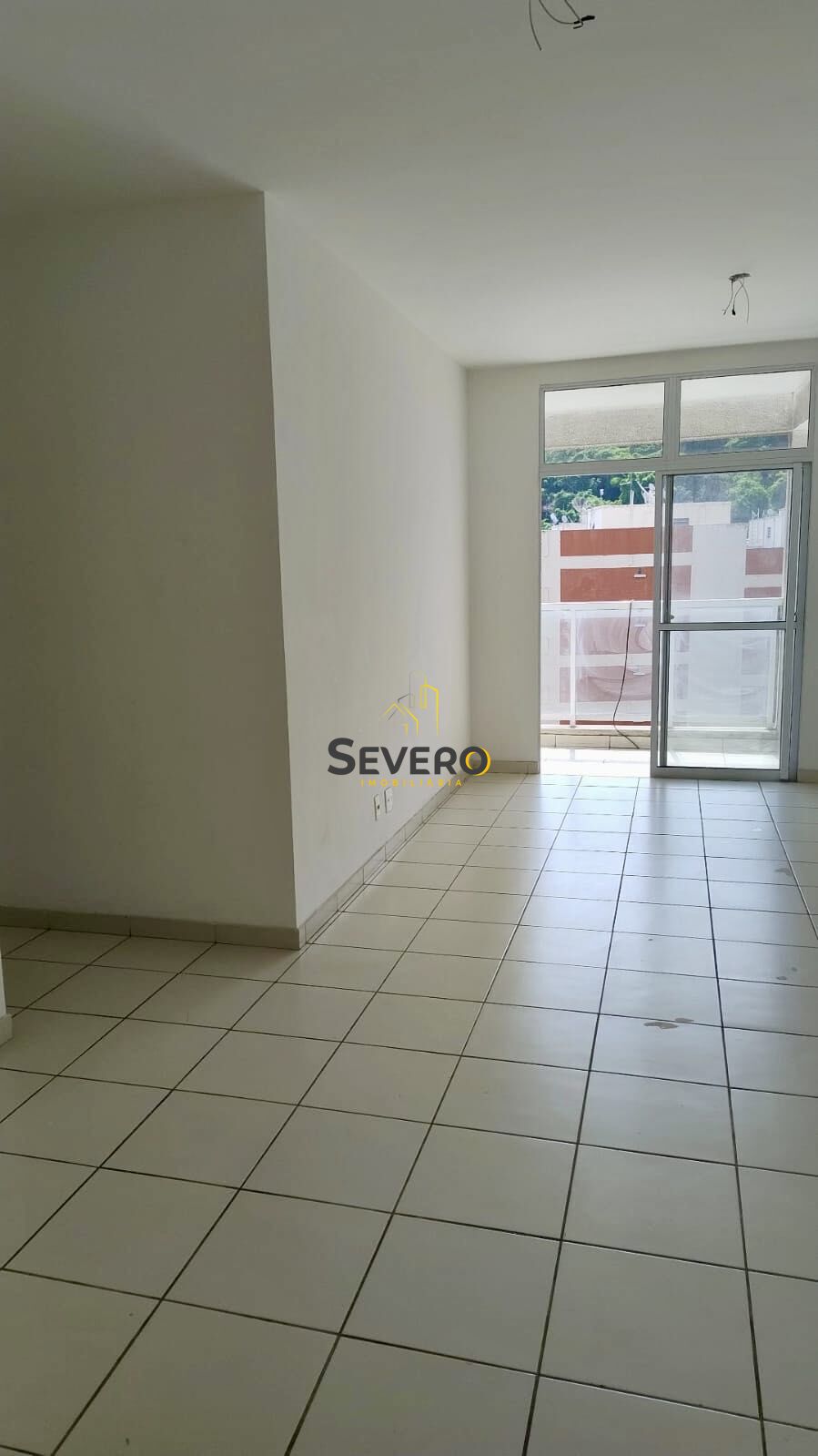 Apartamento à venda com 3 quartos, 100m² - Foto 2