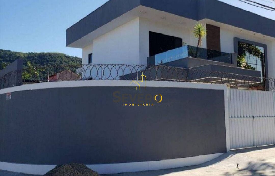 Casa à venda com 4 quartos, 140m² - Foto 2