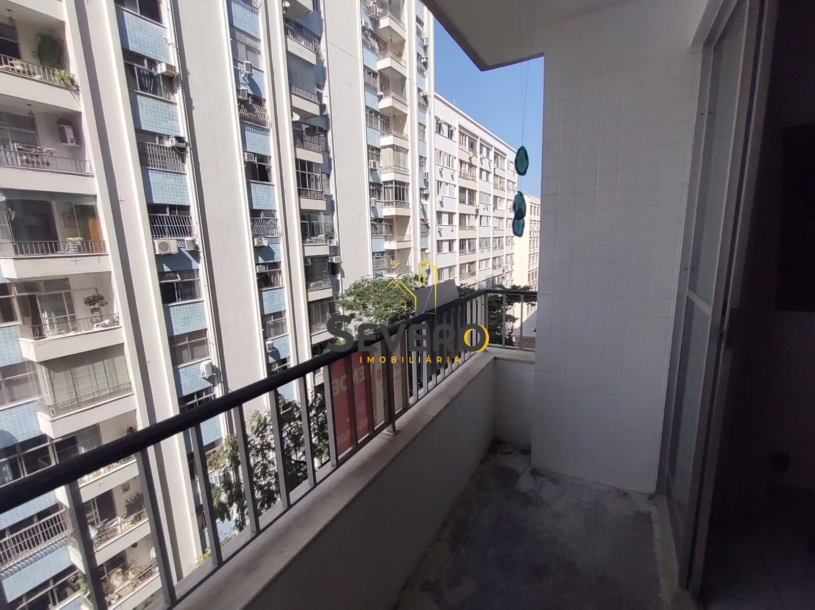 Apartamento à venda com 3 quartos, 140m² - Foto 3