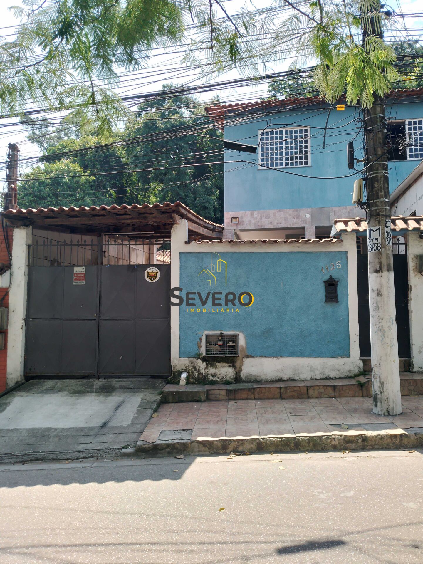 Casa à venda com 3 quartos, 250m² - Foto 1