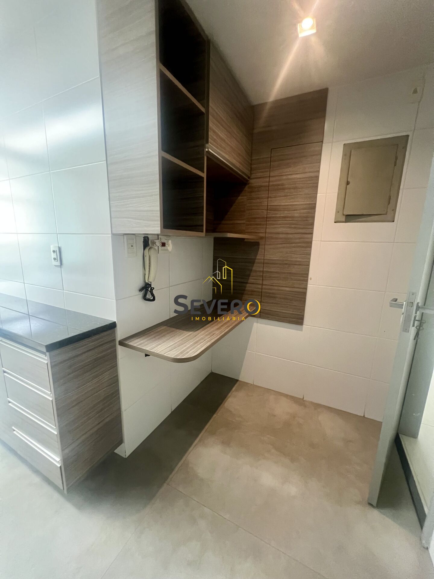 Apartamento à venda com 3 quartos, 100m² - Foto 1