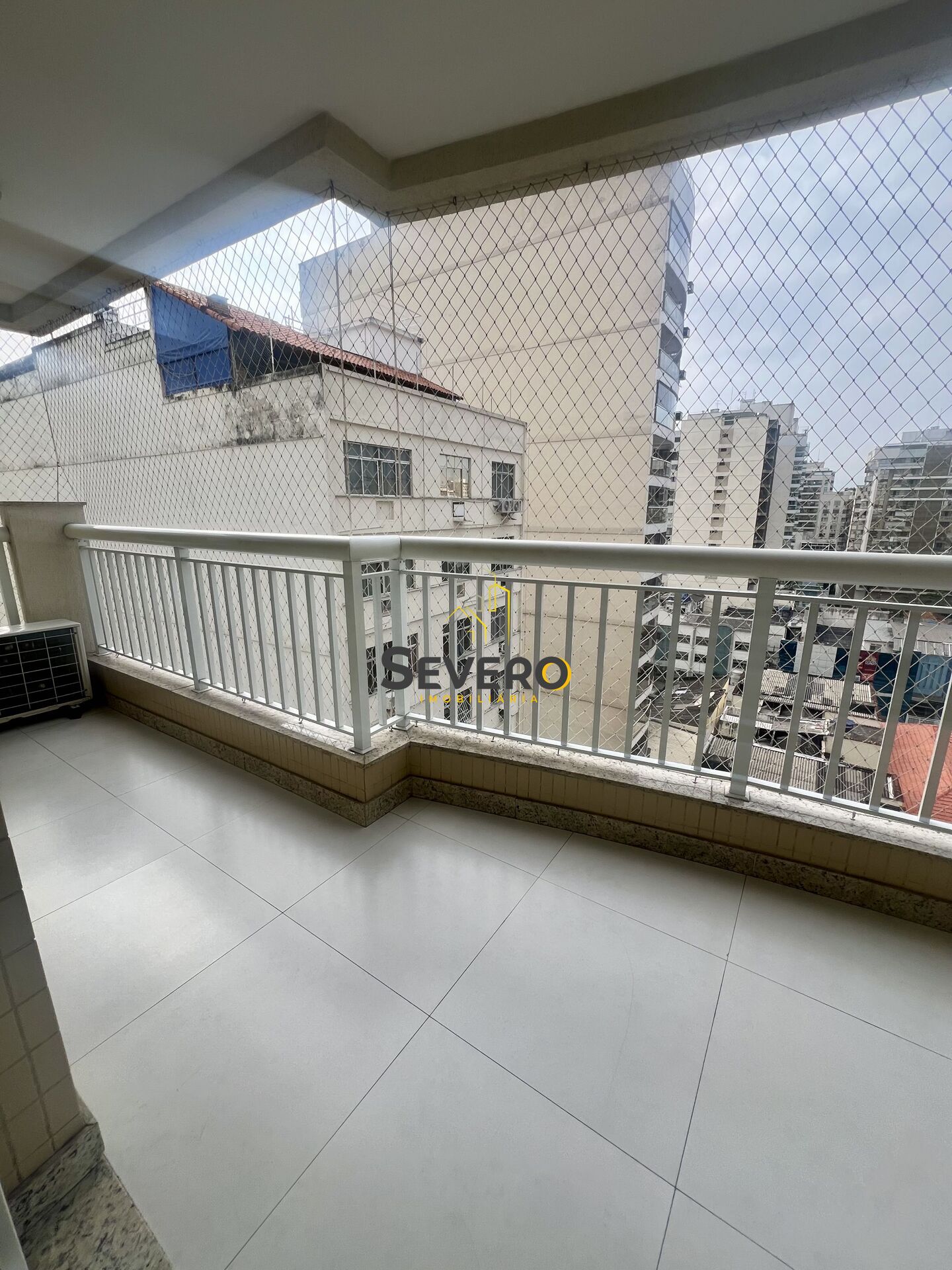 Apartamento à venda com 3 quartos, 100m² - Foto 2