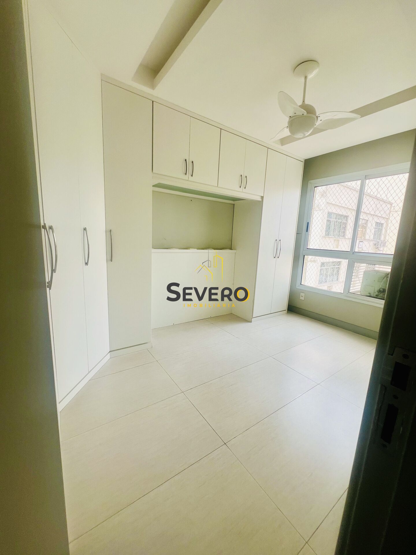 Apartamento à venda com 3 quartos, 100m² - Foto 4