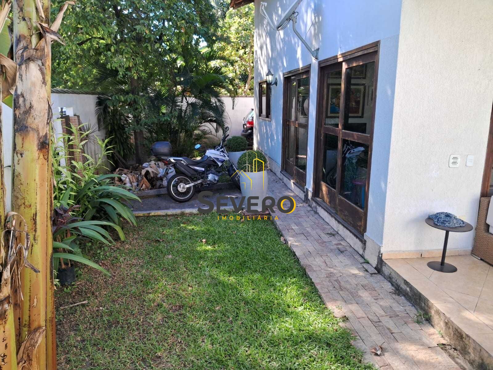 Casa à venda com 3 quartos, 246m² - Foto 9