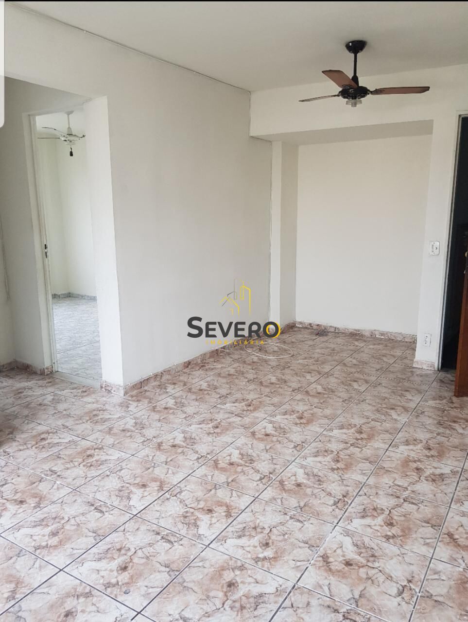 Apartamento à venda com 2 quartos, 70m² - Foto 1