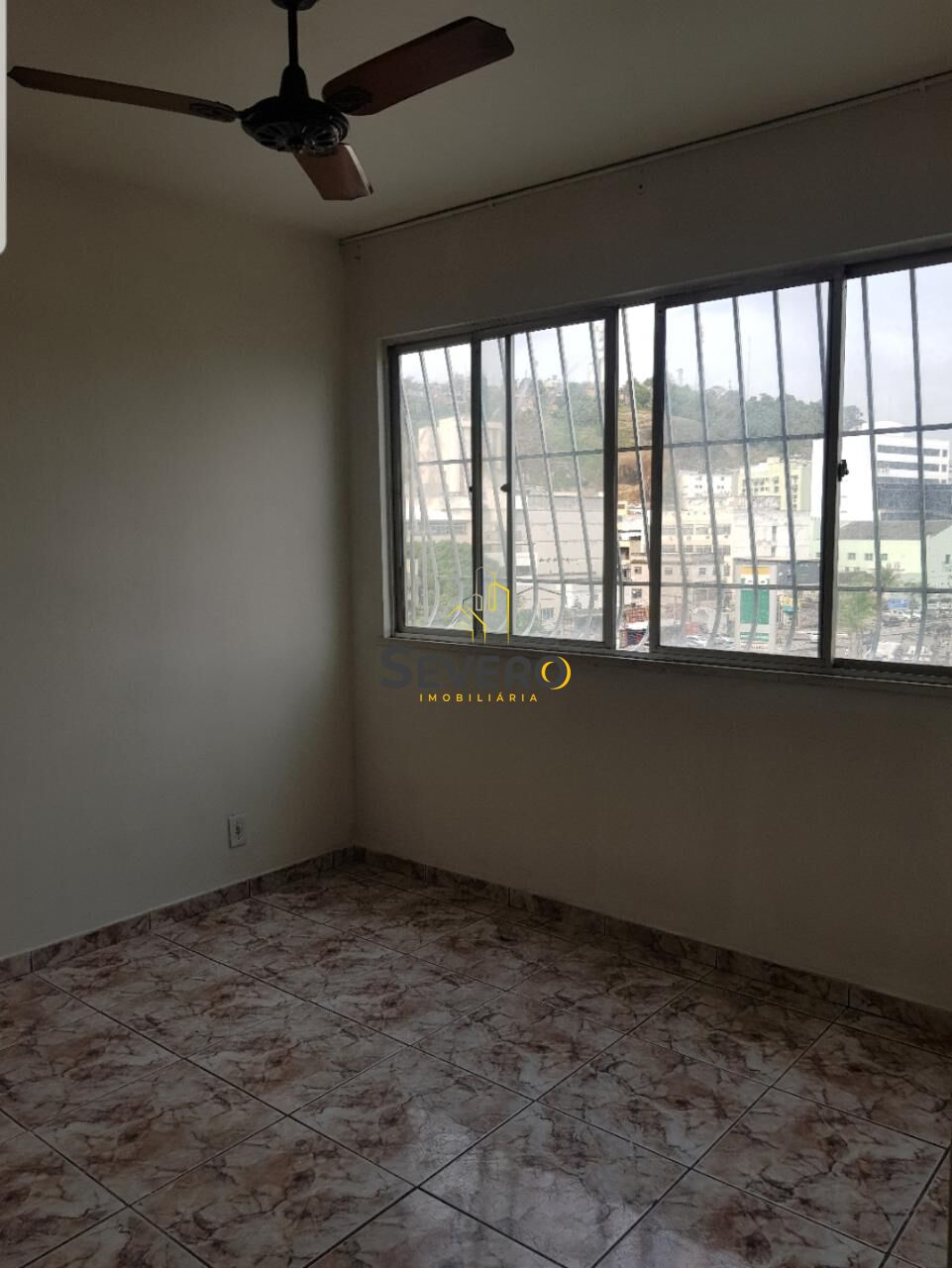 Apartamento à venda com 2 quartos, 70m² - Foto 4