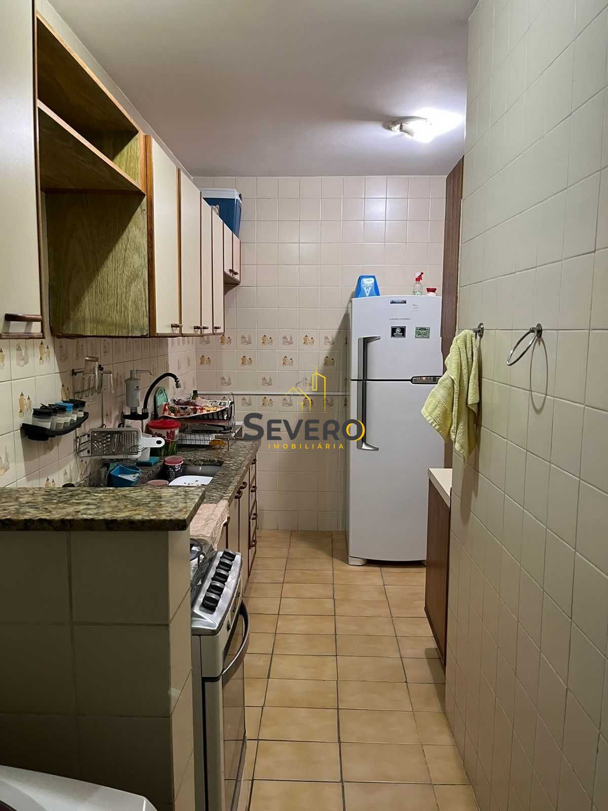 Apartamento à venda com 2 quartos, 75m² - Foto 3