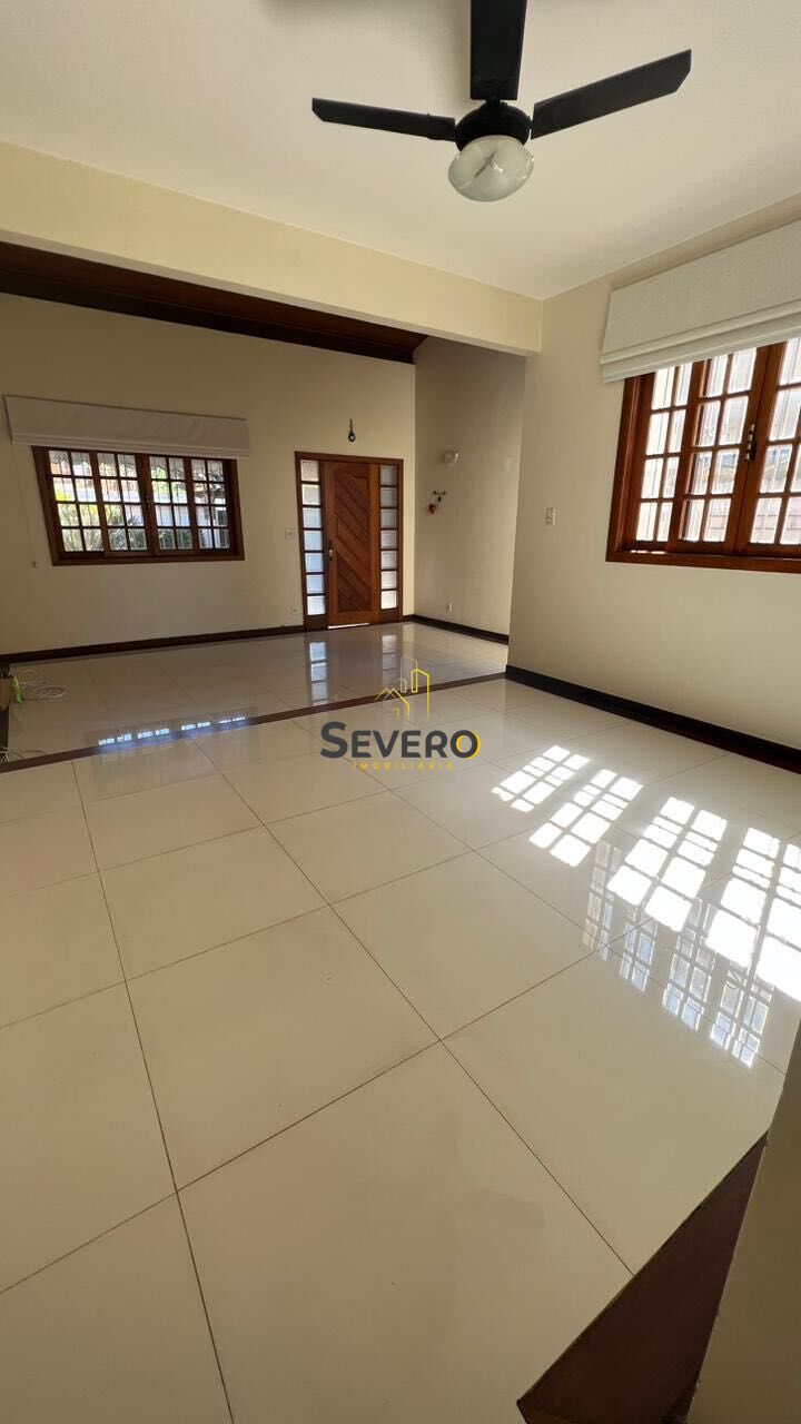 Casa à venda com 3 quartos, 200m² - Foto 3