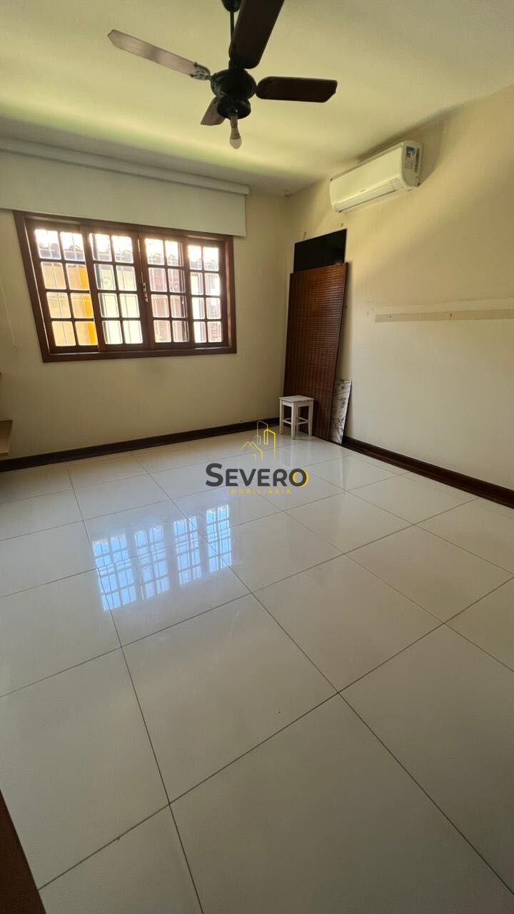 Casa à venda com 3 quartos, 200m² - Foto 4