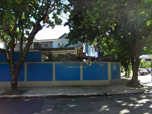 Casa à venda com 5 quartos, 374m² - Foto 2