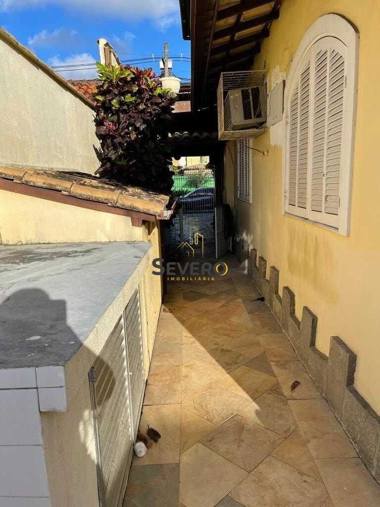 Casa à venda com 4 quartos, 360m² - Foto 27