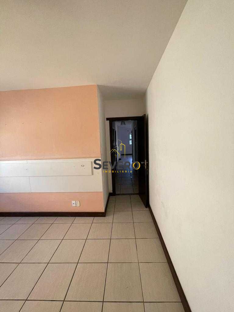 Casa à venda com 4 quartos, 360m² - Foto 11