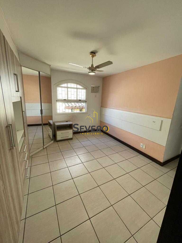 Casa à venda com 4 quartos, 360m² - Foto 10