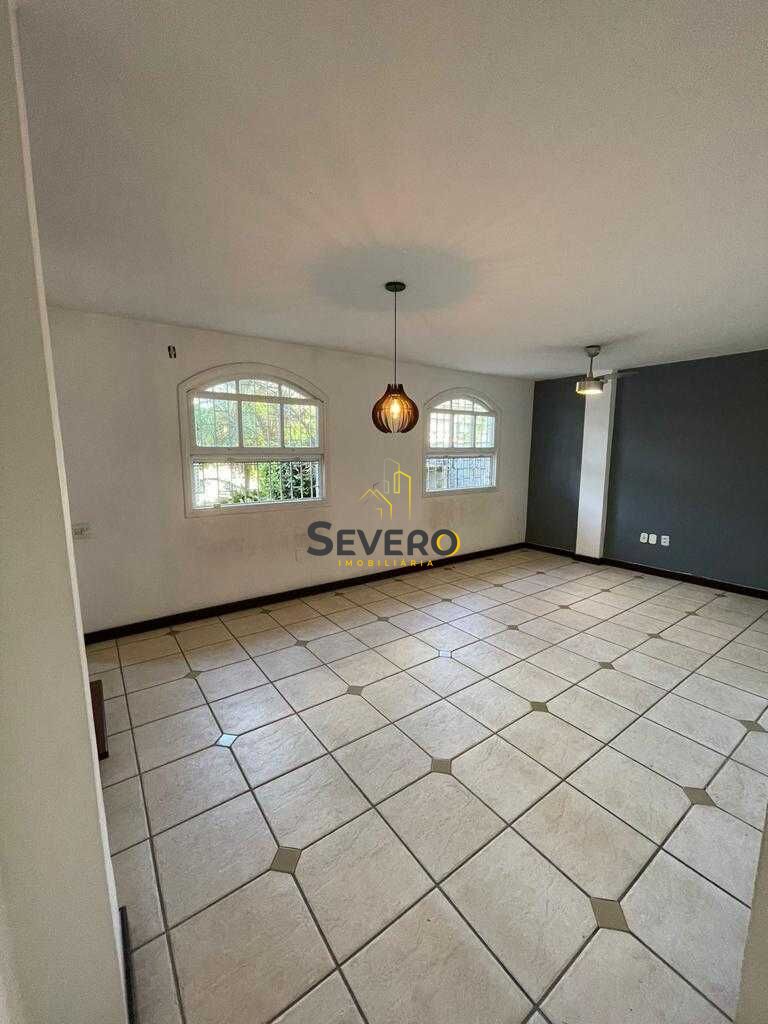 Casa à venda com 4 quartos, 360m² - Foto 6