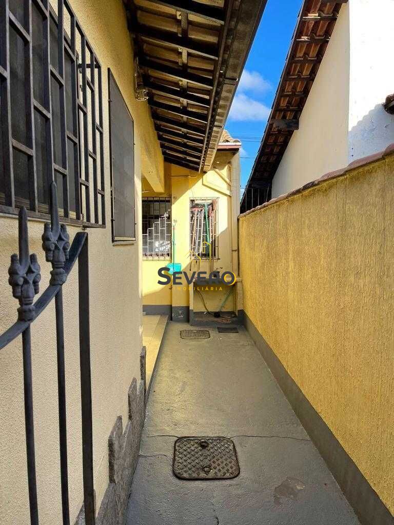 Casa à venda com 4 quartos, 360m² - Foto 28