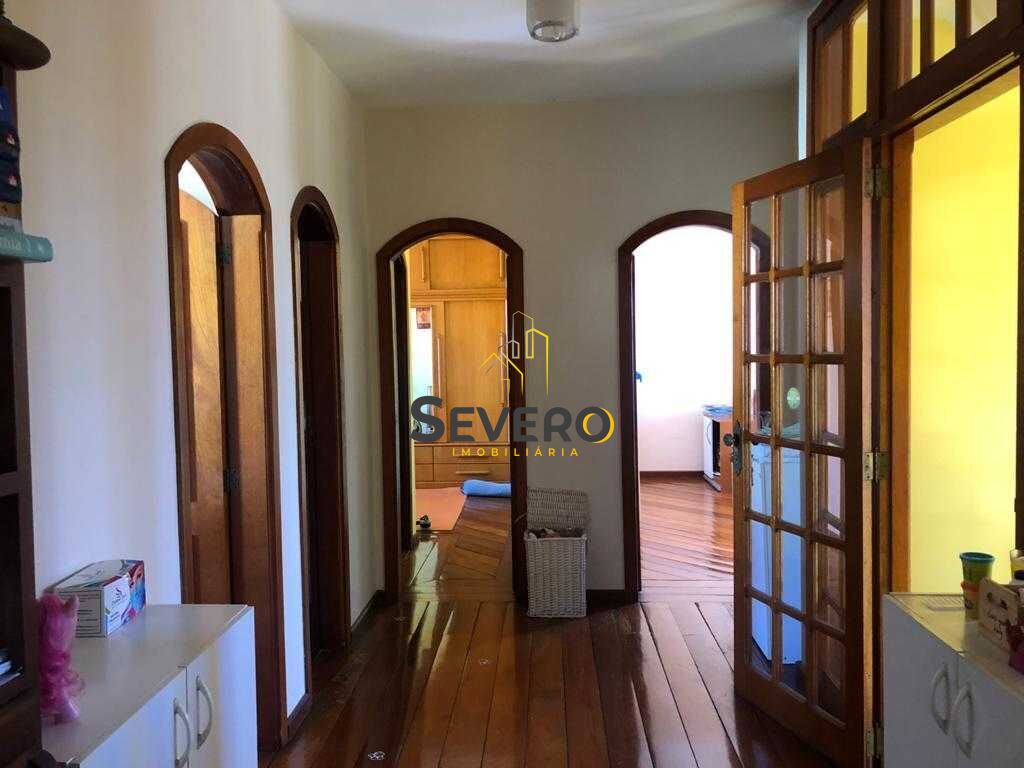 Casa à venda com 5 quartos, 300m² - Foto 19