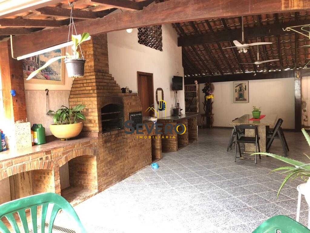 Casa à venda com 5 quartos, 300m² - Foto 11