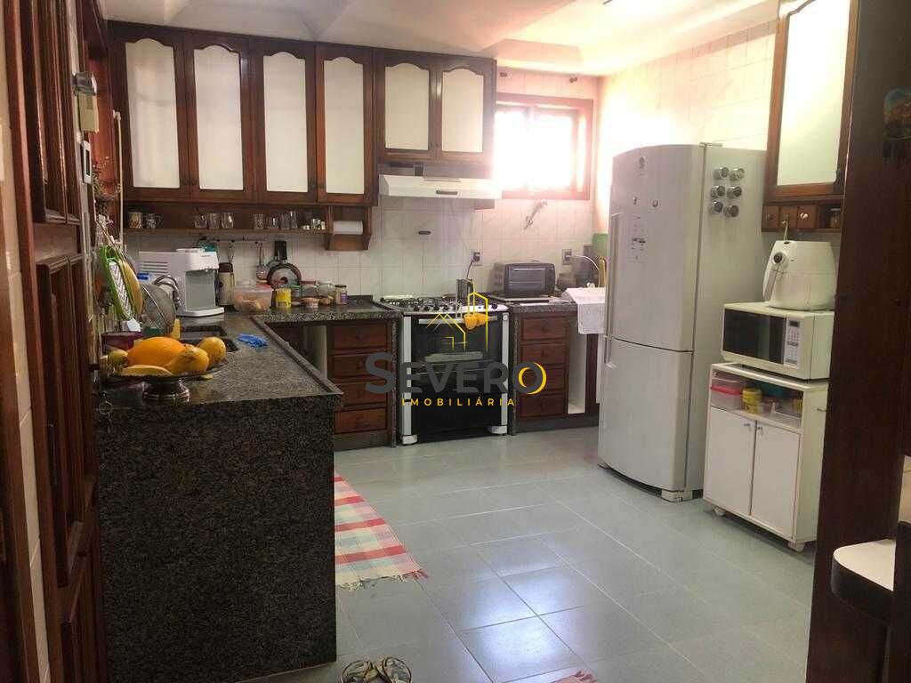 Casa à venda com 5 quartos, 300m² - Foto 20