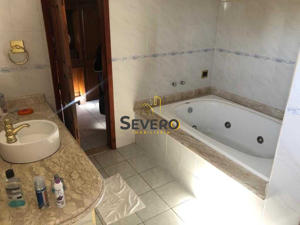 Casa à venda com 5 quartos, 300m² - Foto 21