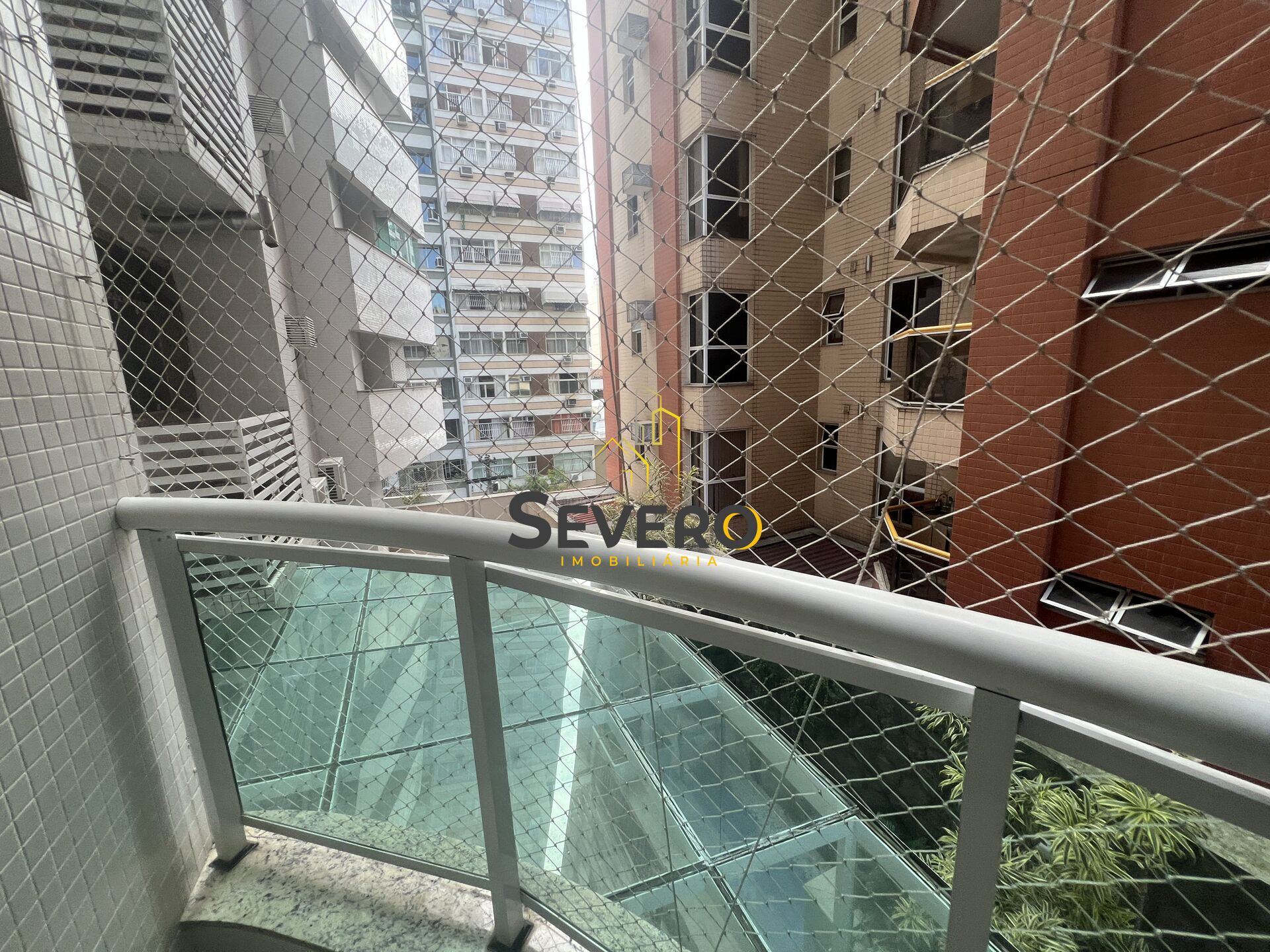 Apartamento à venda com 3 quartos, 110m² - Foto 2