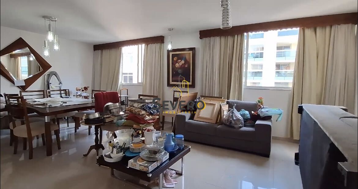 Apartamento à venda com 3 quartos, 180m² - Foto 2