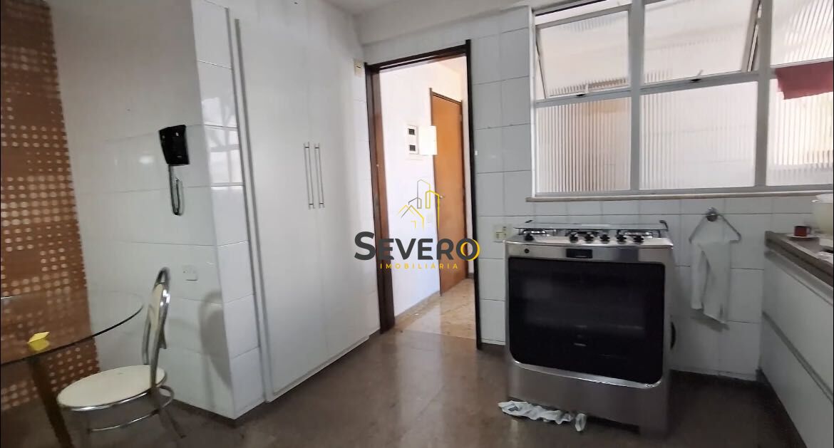 Apartamento à venda com 3 quartos, 180m² - Foto 7