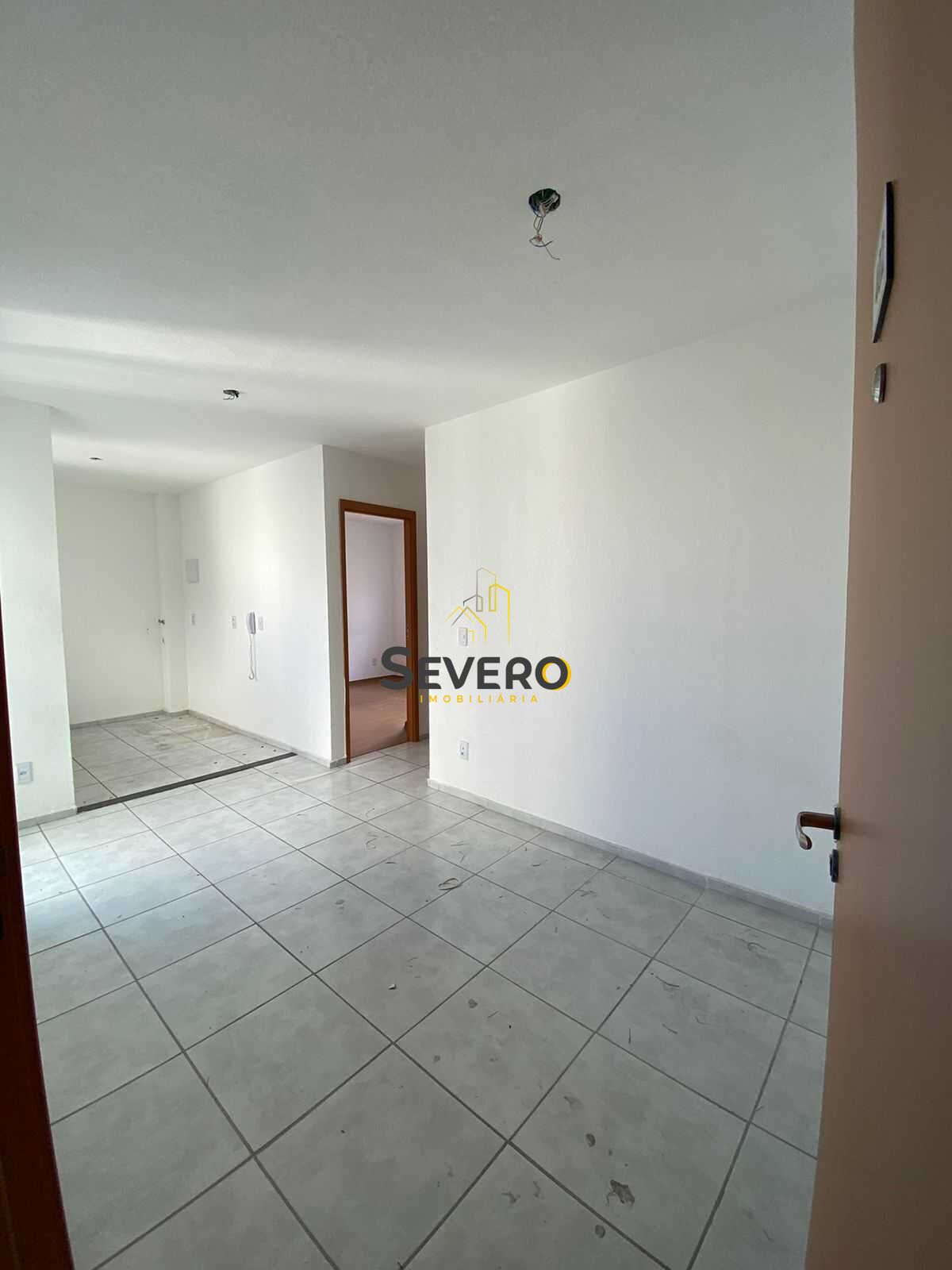 Apartamento à venda com 3 quartos, 130m² - Foto 2