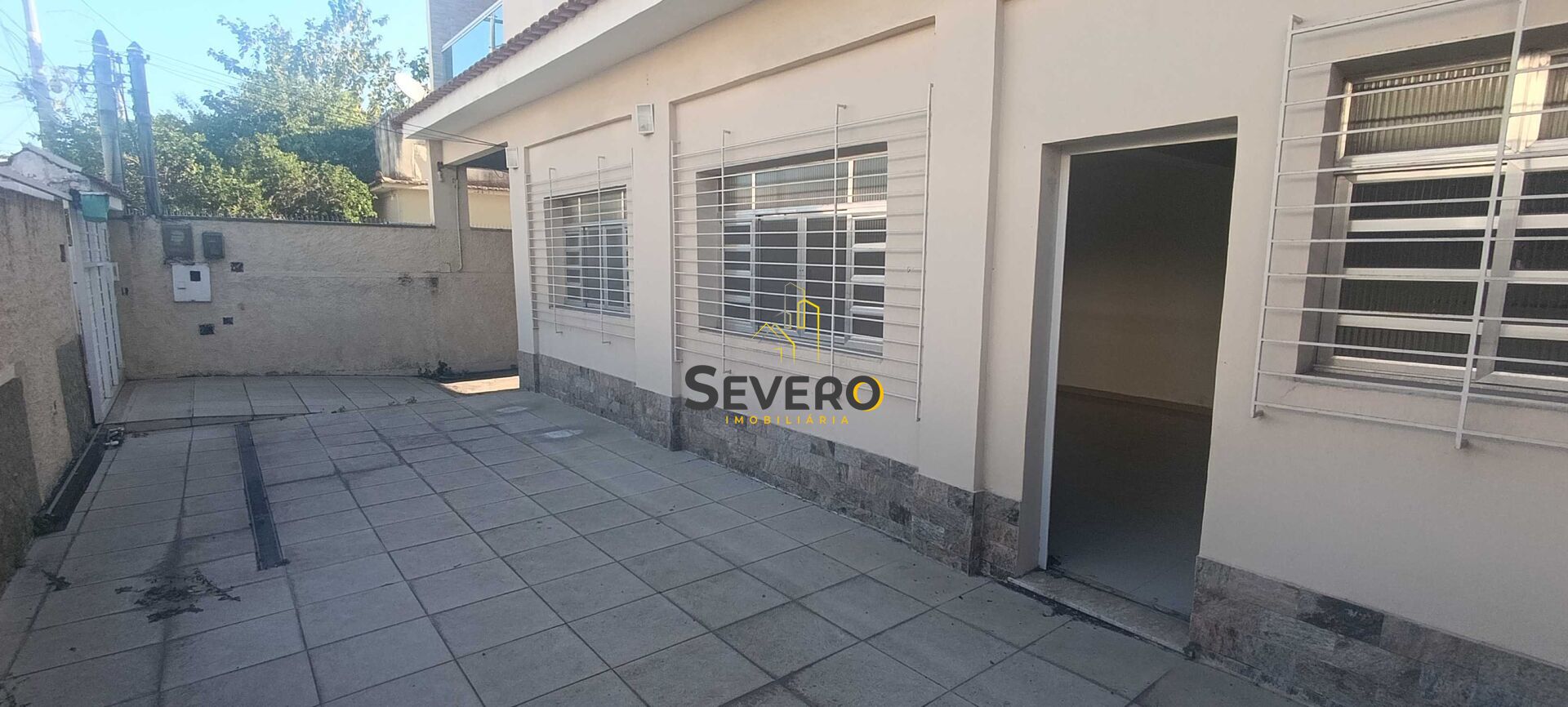Casa à venda com 3 quartos, 290m² - Foto 3