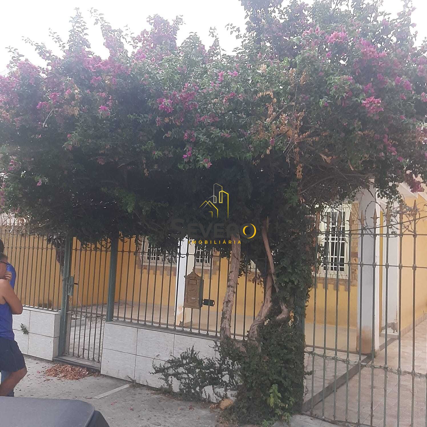 Casa à venda com 2 quartos, 127m² - Foto 3