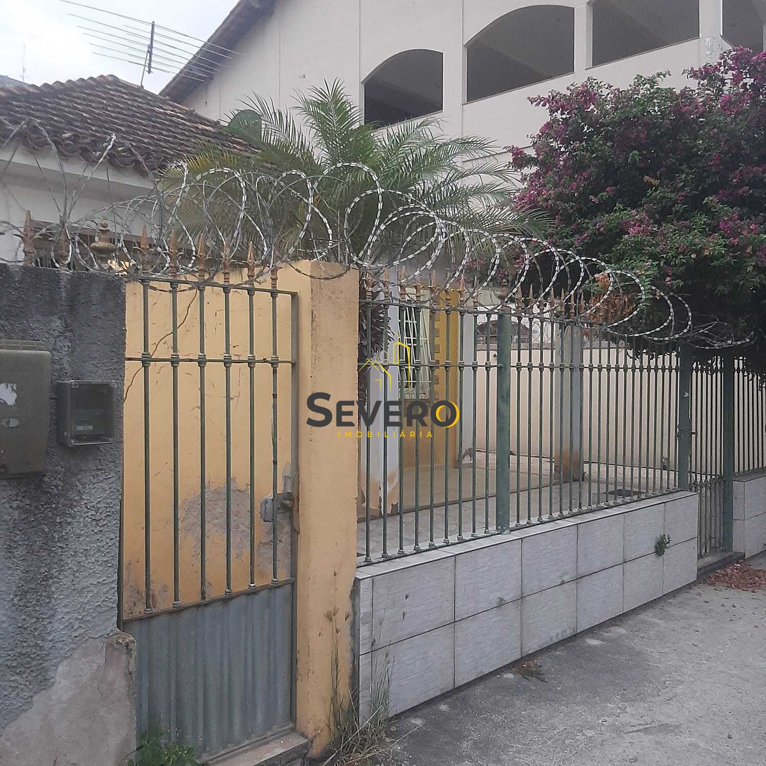 Casa à venda com 2 quartos, 127m² - Foto 2
