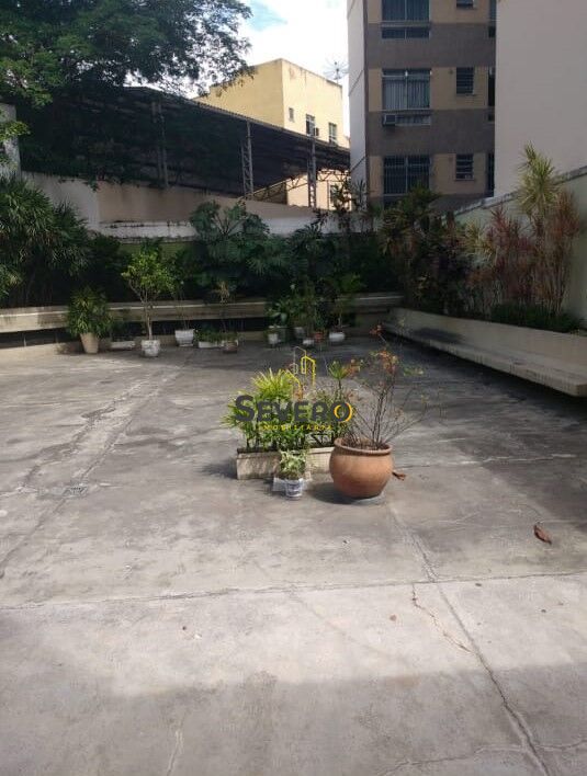 Apartamento à venda com 4 quartos, 180m² - Foto 35