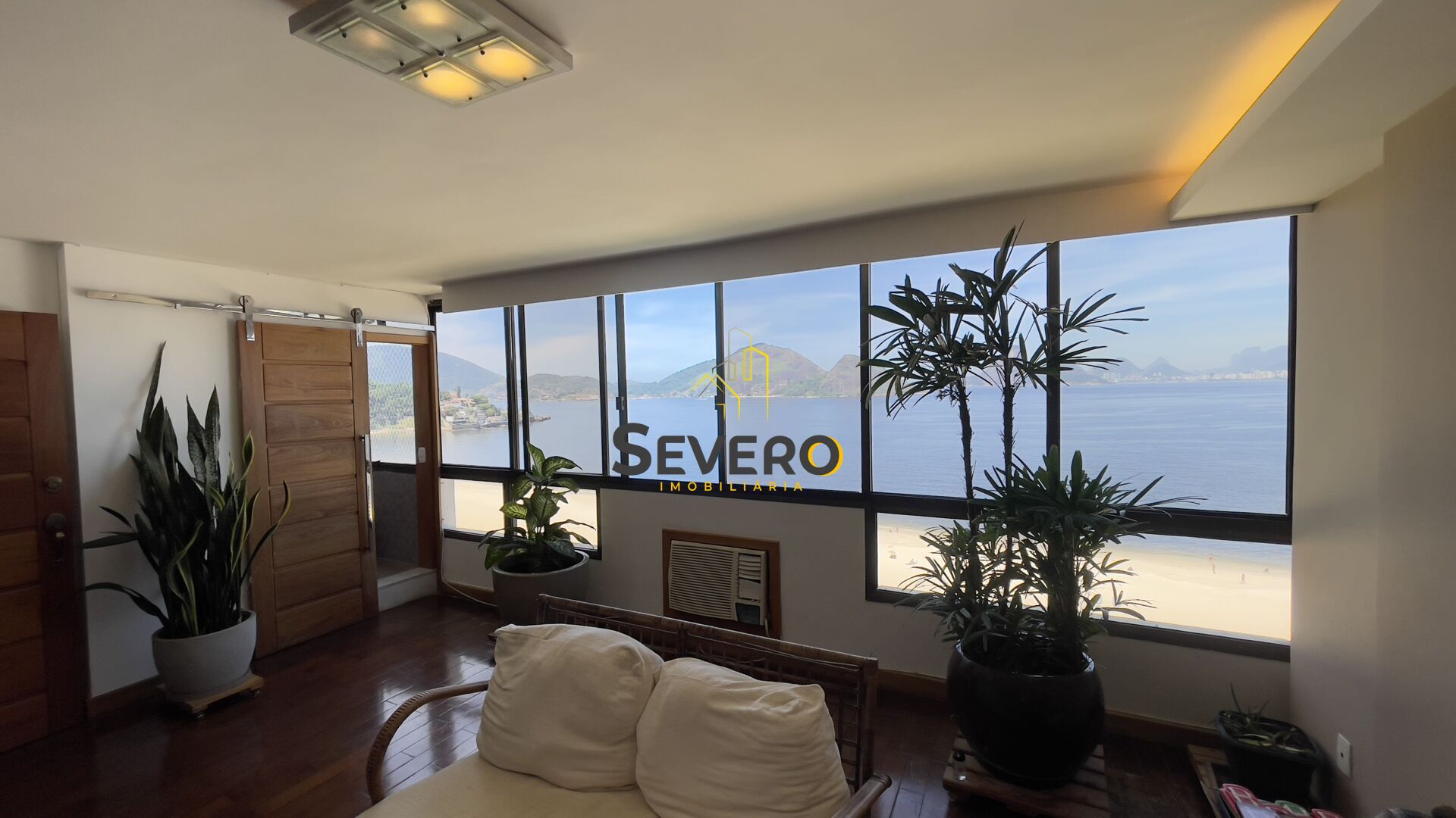 Apartamento à venda com 4 quartos, 229m² - Foto 2