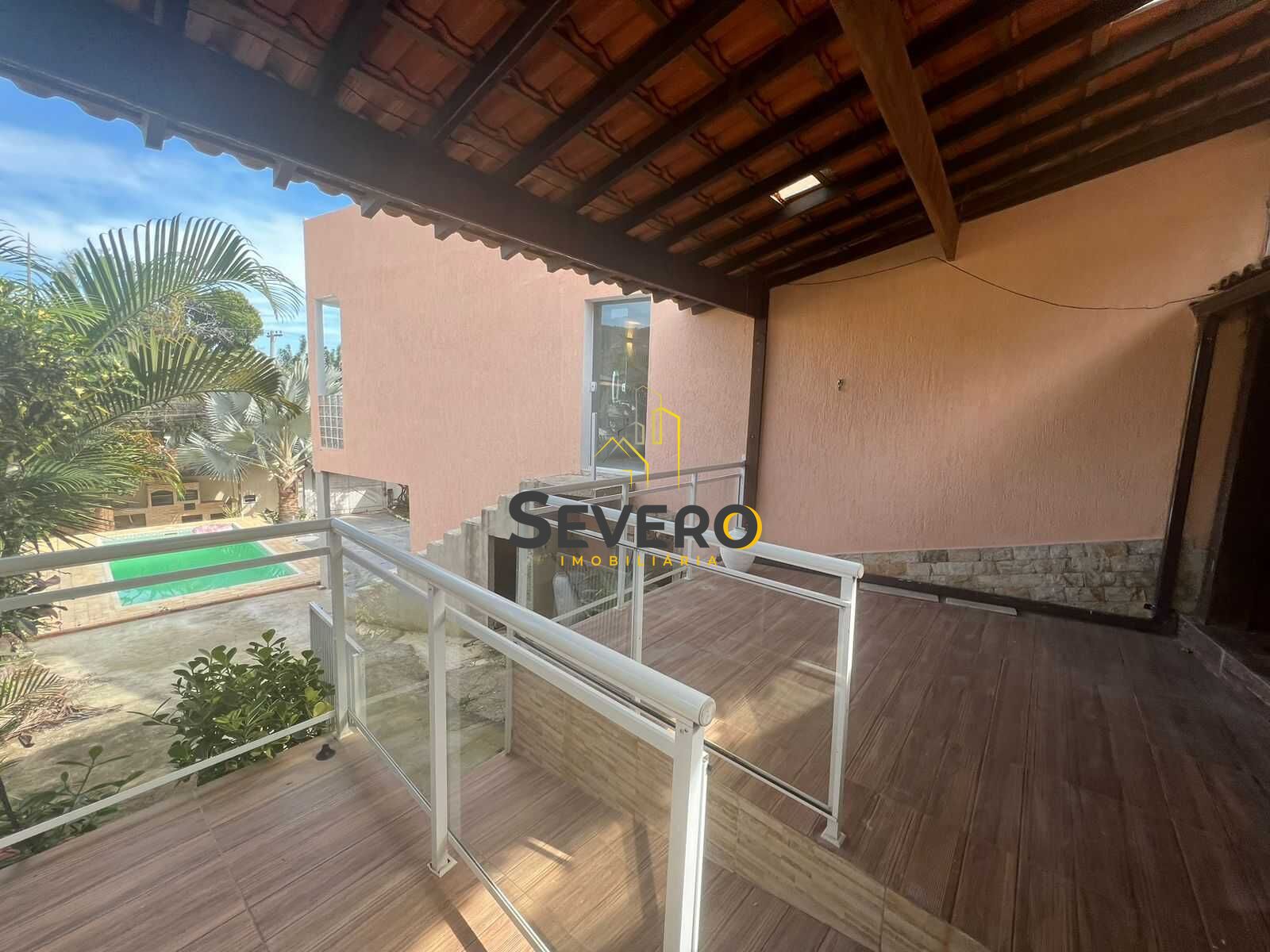 Casa à venda com 4 quartos, 1800m² - Foto 2