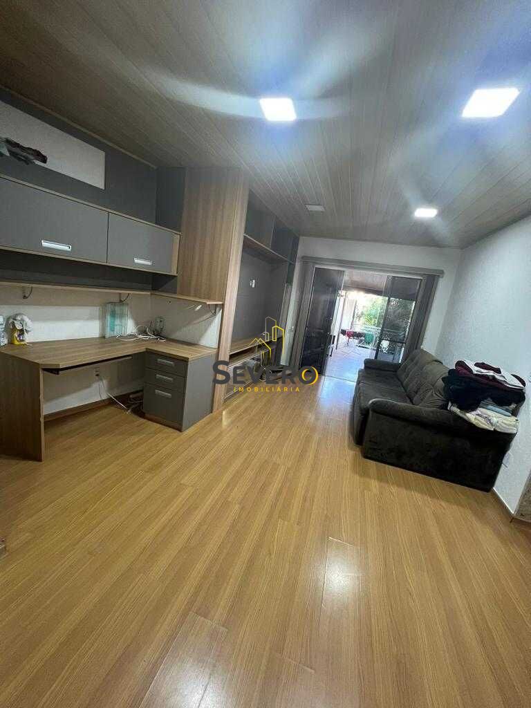 Casa à venda com 4 quartos, 1800m² - Foto 14