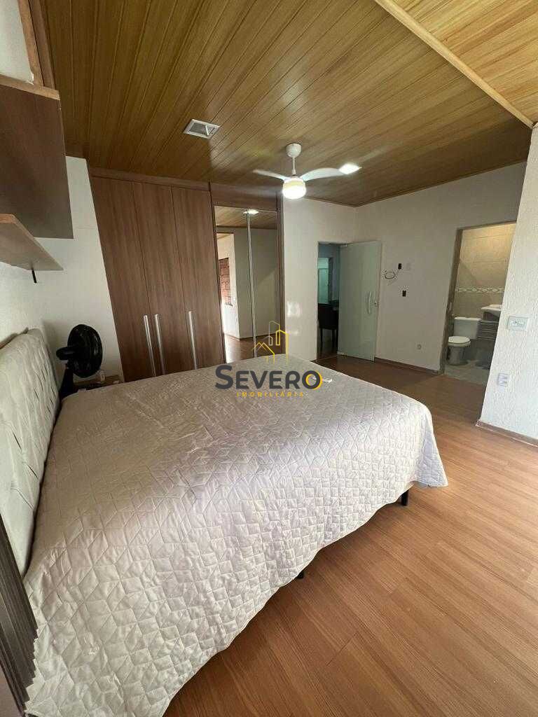 Casa à venda com 4 quartos, 1800m² - Foto 8