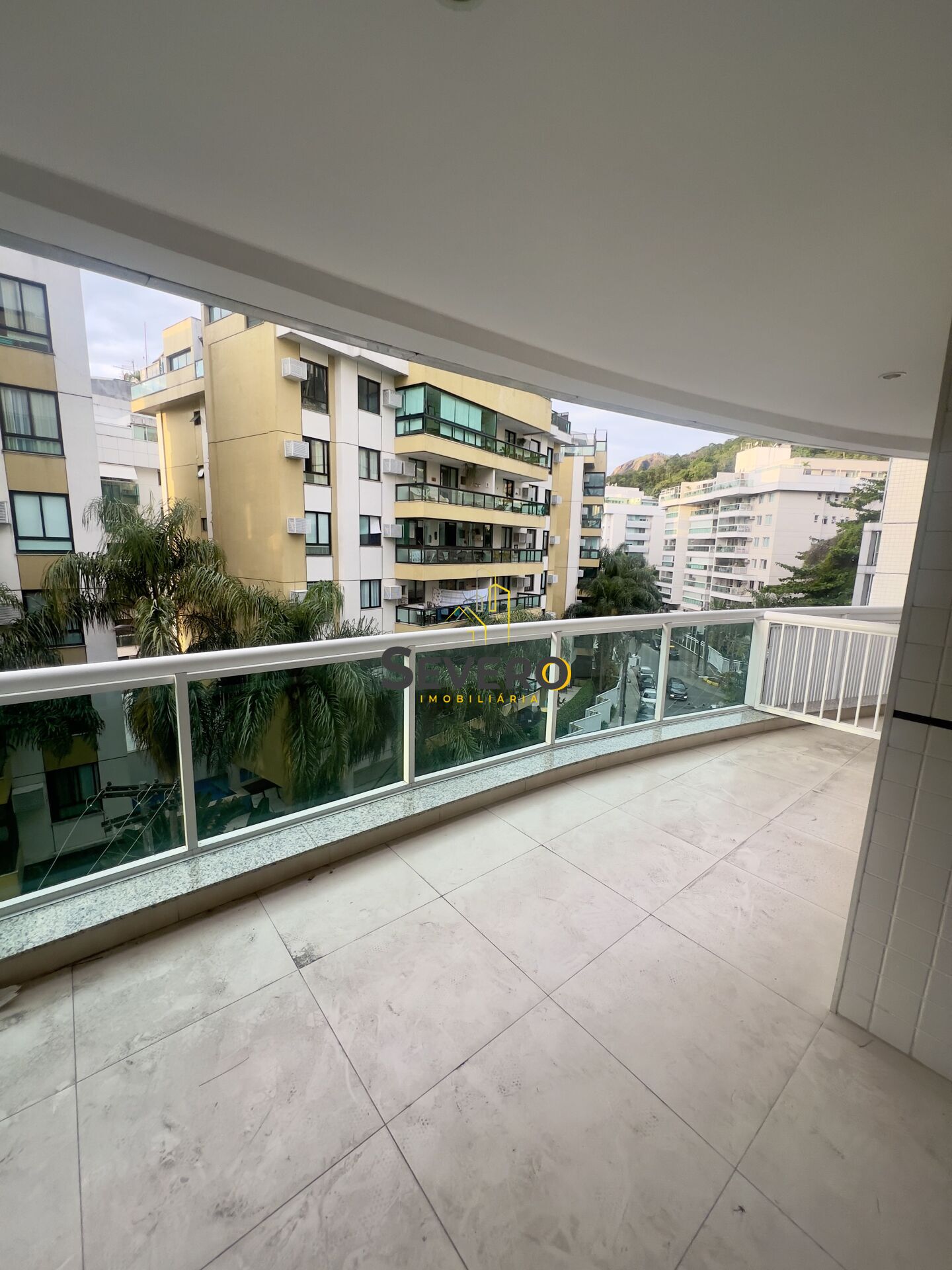 Apartamento à venda com 2 quartos, 84m² - Foto 2