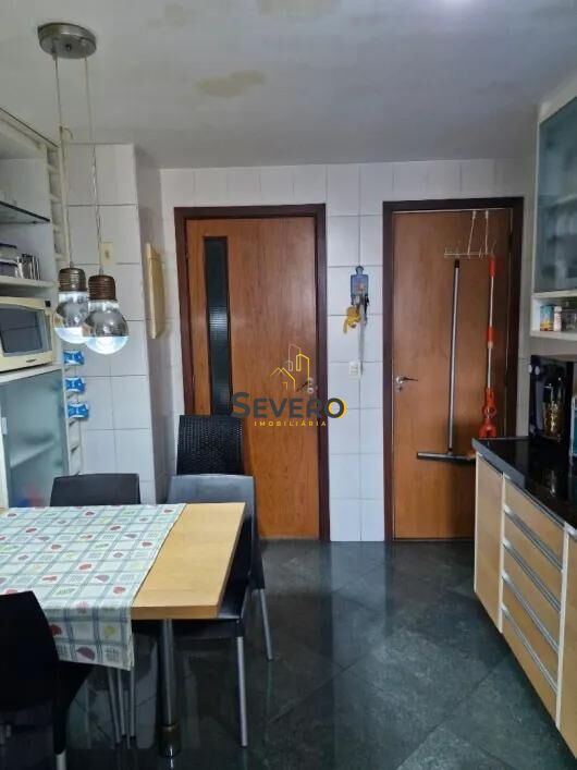 Cobertura, 4 quartos, 258 m² - Foto 17