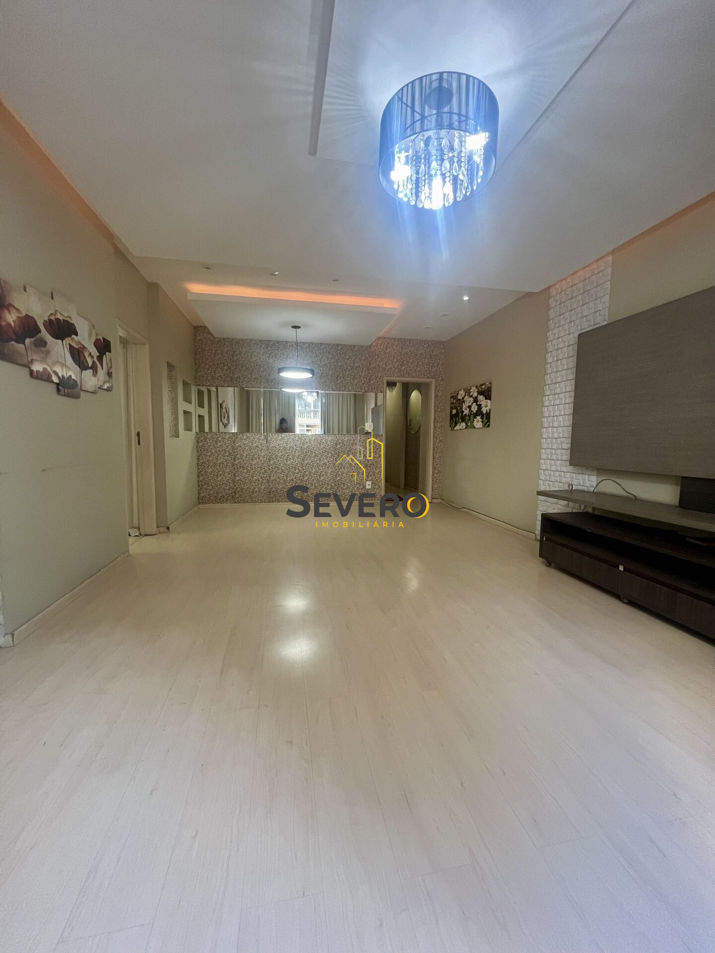 Apartamento à venda com 3 quartos, 130m² - Foto 2