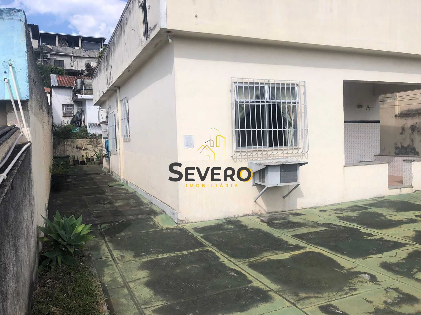 Casa à venda com 2 quartos, 186m² - Foto 2