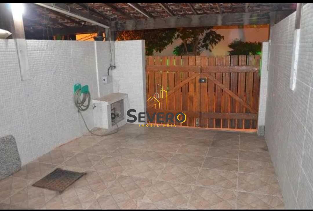 Casa à venda com 2 quartos, 90m² - Foto 3