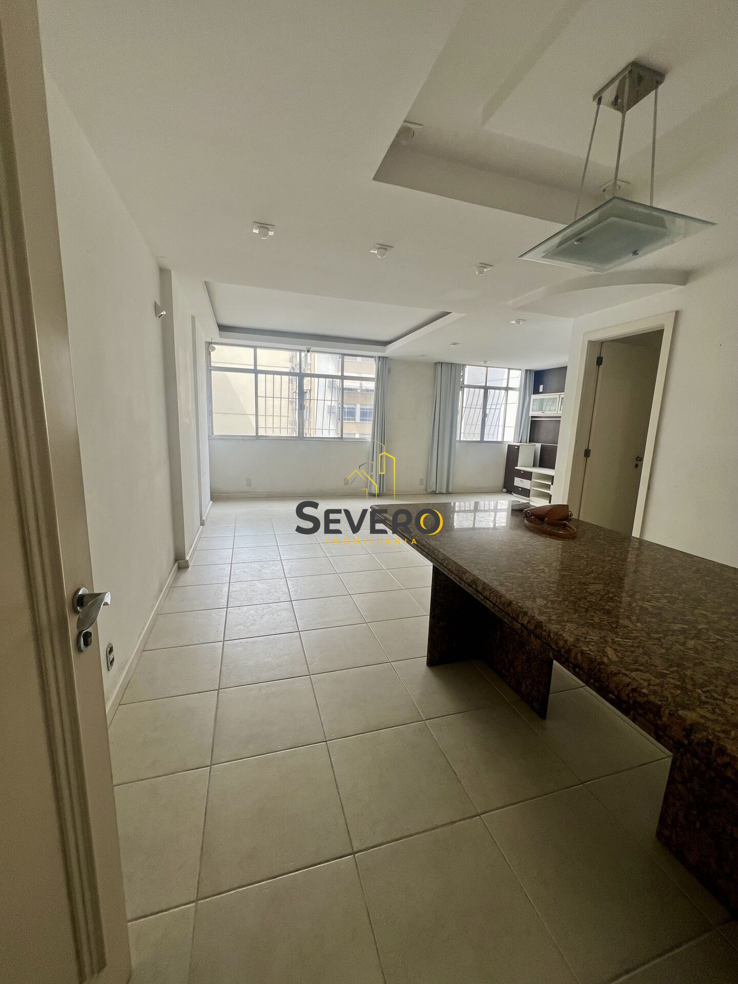 Apartamento à venda com 3 quartos, 110m² - Foto 2
