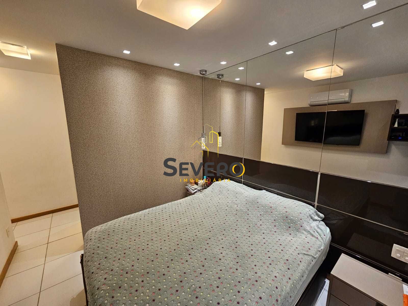 Cobertura à venda com 4 quartos, 240m² - Foto 11