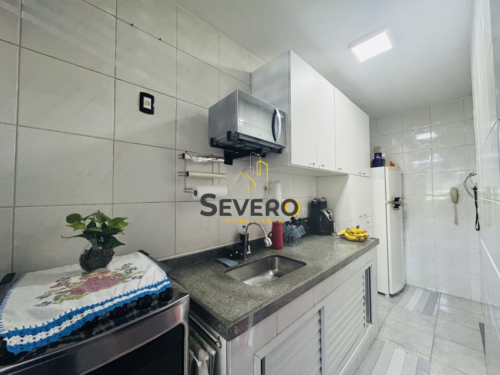 Apartamento à venda com 2 quartos, 75m² - Foto 11