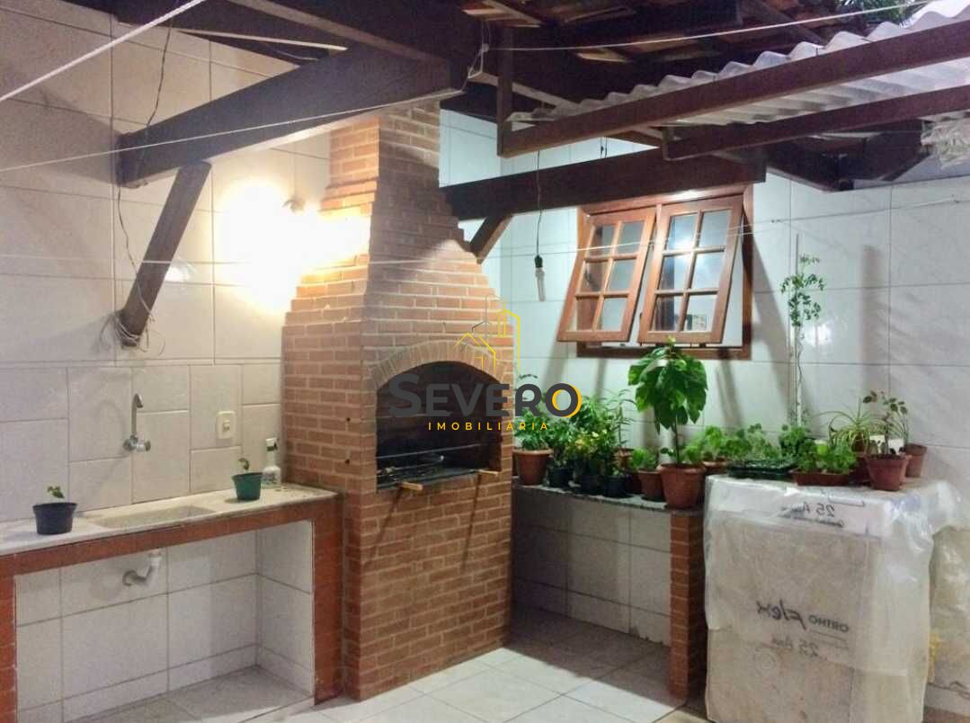 Casa à venda com 3 quartos, 250m² - Foto 7