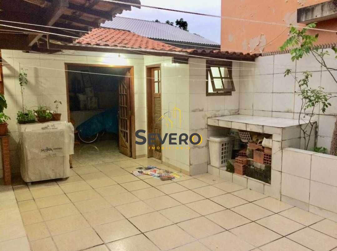 Casa à venda com 3 quartos, 250m² - Foto 9