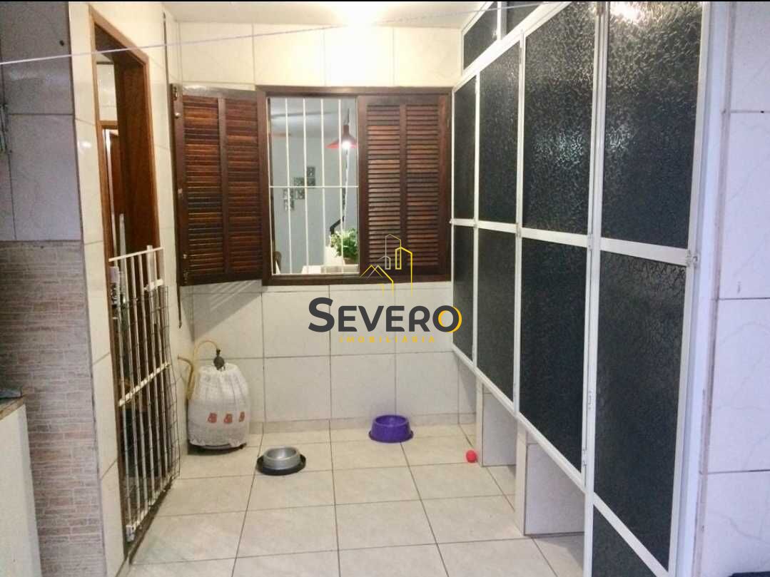 Casa à venda com 3 quartos, 250m² - Foto 6