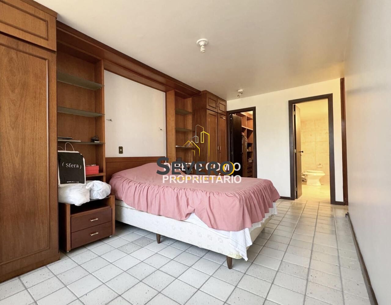 Apartamento à venda com 3 quartos, 230m² - Foto 4